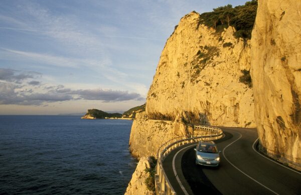 Brilliant colours of the Riviera - Image 3
