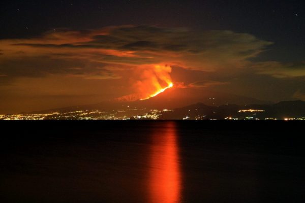 Cable railway journey to the top of Mount Etna - Image 2