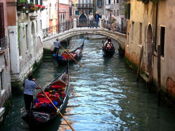 Romantic Gondola Tour in Venice - Image 2