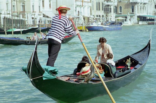 Romantic Gondola Tour in Venice - Image 3