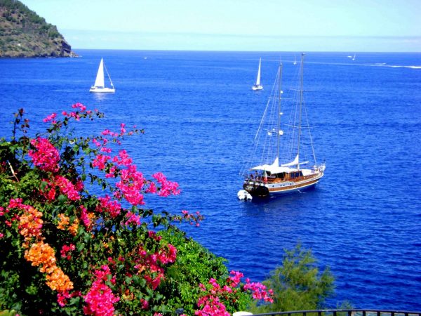 Lipari and Vulcano - Image 2