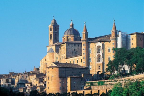 Tour of the Marche and Abruzzo: Abbeys, medieval towns and historical villages