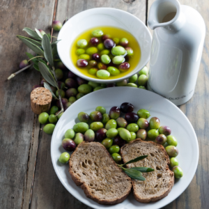 Our autumn bestseller: Olio nuovo and vino buono!
