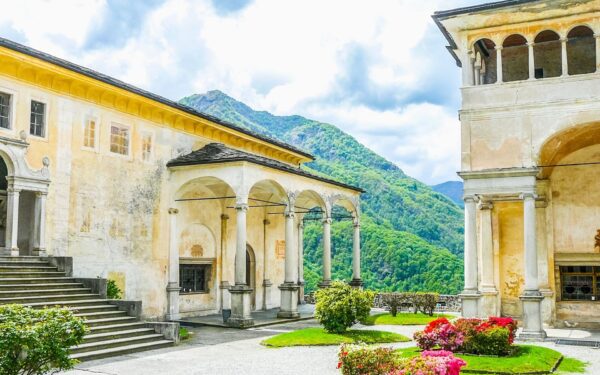 Valsesia valley: Varallo and the Holy Mountain