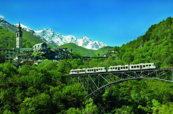 The gauge-narrow Centovalli Railway: Ladies and gentlemen get on the train, here we go!