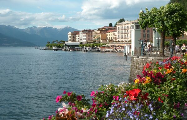 Lake Como under the magnifying glass
