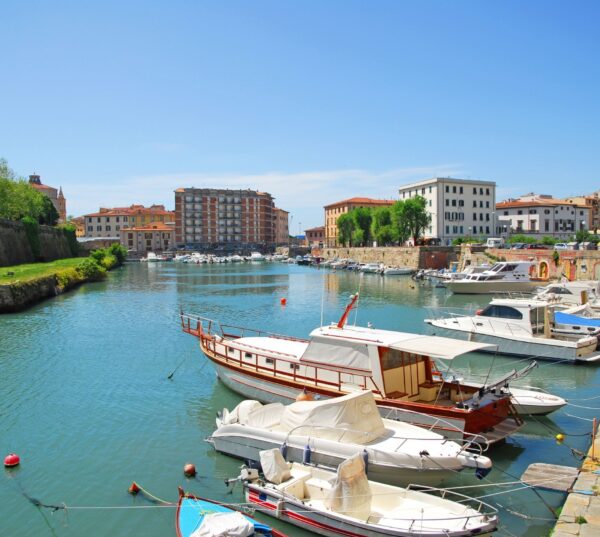 Livorno, between markets and canals