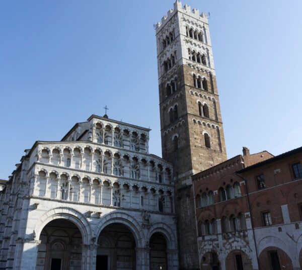Lucca, the city of 100 churches - Image 3