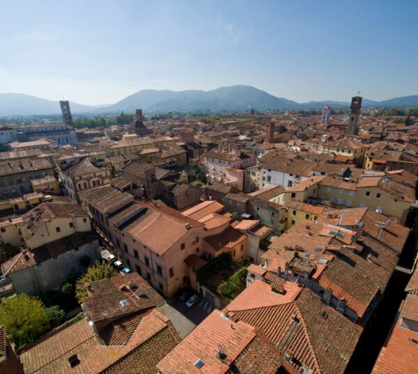 Lucca, the city of 100 churches