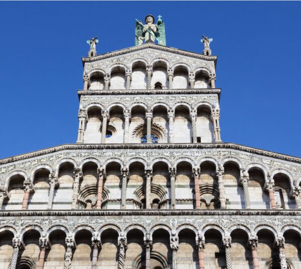 Lucca, the city of 100 churches - Image 2