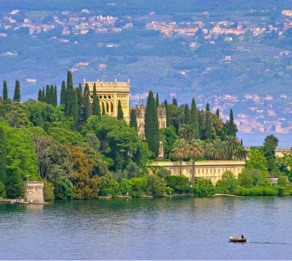 Der bezaubernde schwimmende Garten der Cavazza Grafen